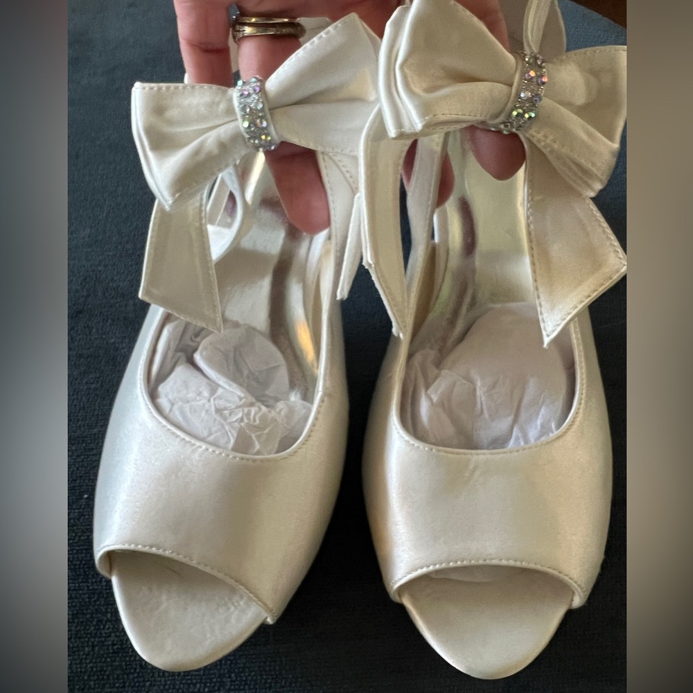 Dyable Wedding Shoes Size 8